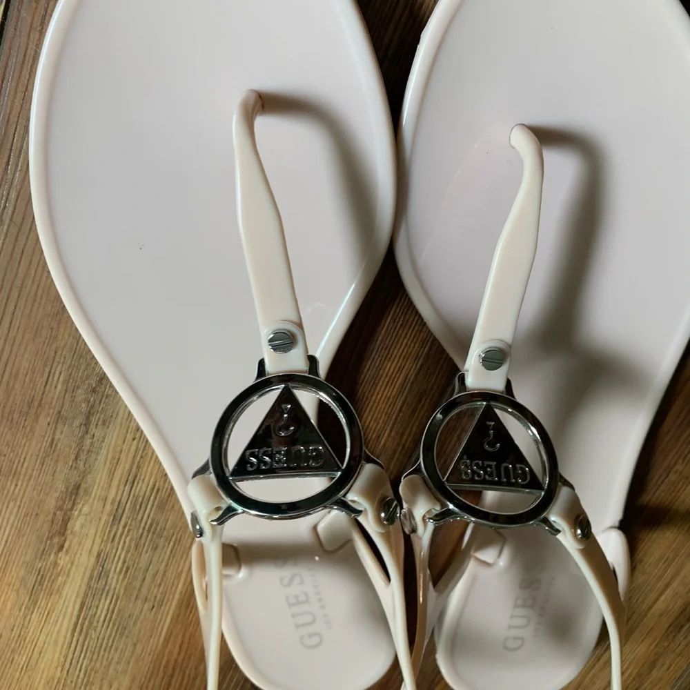 GUESS Women's Creamy Pink Sandals Size 8 - Picture 4 of 8